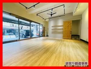 誠昱/中西區8米5面寬大.